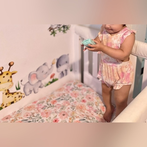 Heart Patterned Baby Romper - Picture 4 of 7